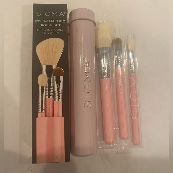 Sigma Essential Trio 4 piece travel Brush Set NIB - Picture 1 of 3